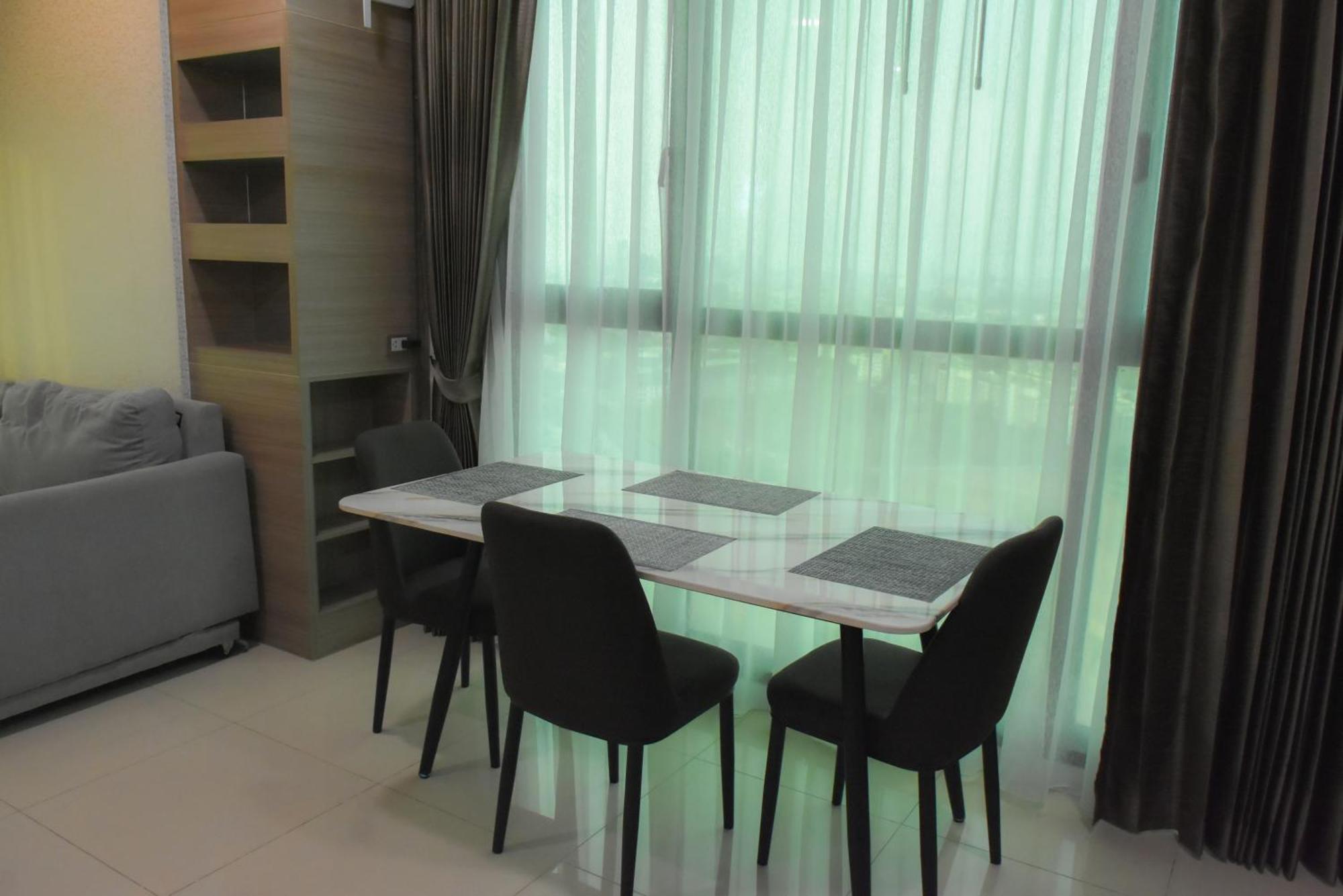 Dusit Grand Condo View 좀티엔 비치 객실 사진